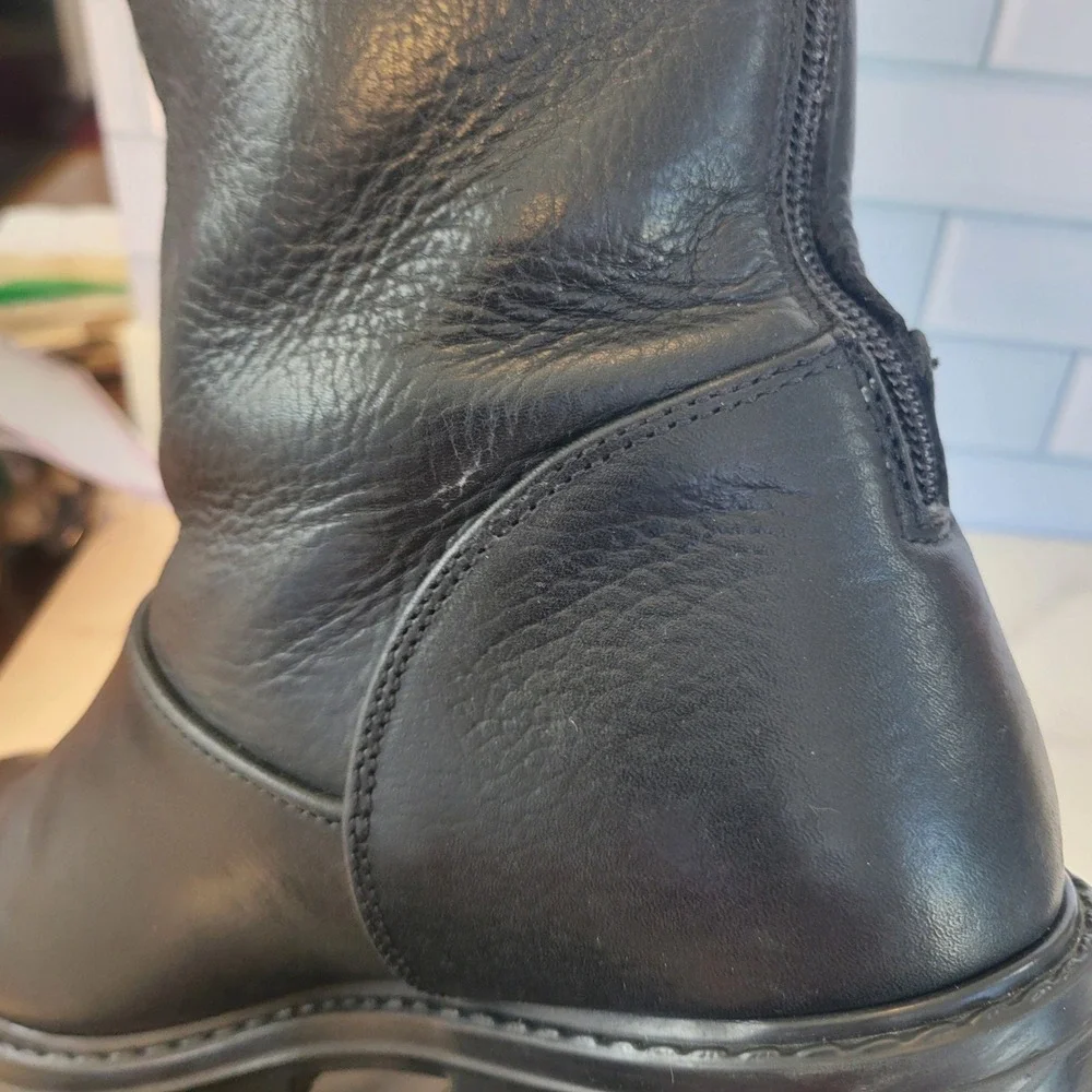 LL Bean Womens Black Leather Lug Sole Boots Size 9 Wide Rear Zip Canada Rugged